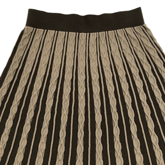 Mossimo, Midi Wool Skirt, Size Small - Picture 14 of 16